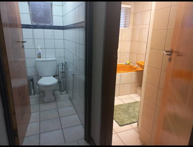 4 BEDROOM HOUSE FOR SALE IN WOODLANDS